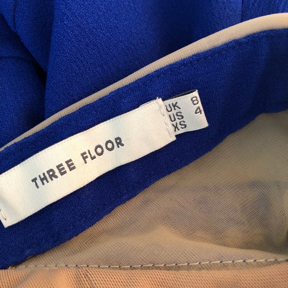 Three floor blue lace dress - Picture 6 of 8